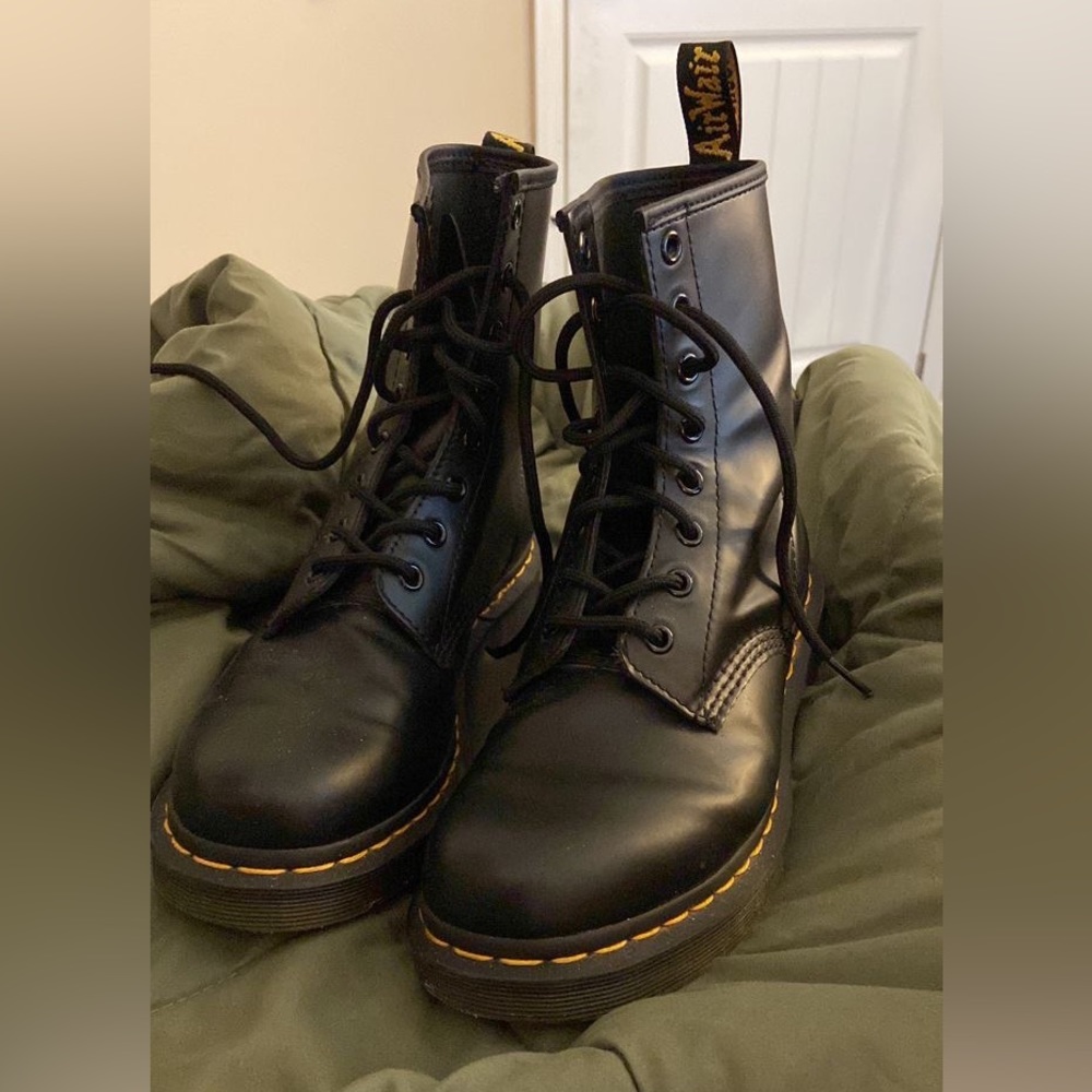 1460 WOMEN'S SMOOTH LEATHER LACE UP BOOTS